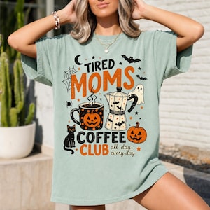Comfort Colors® Halloween Mom Shirt, Tired Moms Coffee Club Tee, Spooky Season Shirt, Cute Ghost Pumpkin Fall Tee imagen 4