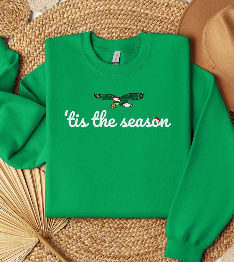 Philadelphia Christmas Shirt or Sweatshirt, ‘Tis The Season Football Tee, Santa Bird Gang Holiday Sweatshirt, Philly Game Day Festive Top afbeelding 2