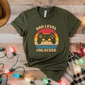 Dad Level Unlocked Retro Shirt, Pregnancy Announcement Gift T-Shirt For Husband, New Dad Outfits, Retro Gamer Daddy Shirt, Funny Dad Shirt