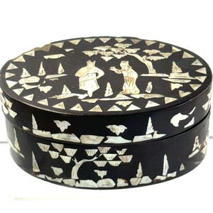 Antique Chinoiserie Abalone Wood Box Inlaid Mother Of Pearl Black Lacquer