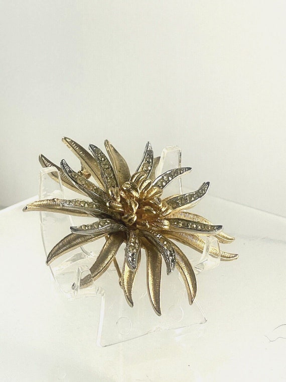 Signed Coro Brooch Sun Burst Spider Chrysanthemum… - image 2