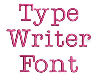 Puede incluir: Fuente de máquina de escribir en rosa. Las palabras "Type Writer Font" están escritas en una fuente de máquina de escribir vintage.