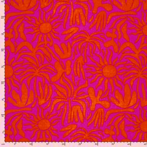 détails du motif de ce tissu en gaze de coton rose avec des motifs de soleil orange. ce tissu oeko tex et idéal pour coudre des projets estivaux