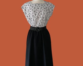 Vintage 70s Mod Dot Dress with Pockets
