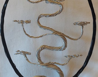 Wire ornament with a Japanese or Oriental theme, great Secret Santa gift, unique housewarming gift, unusual desk ornament