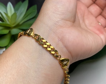 18K Gold Heart Curb Bracelet: Stainless Steel Starburst Charm