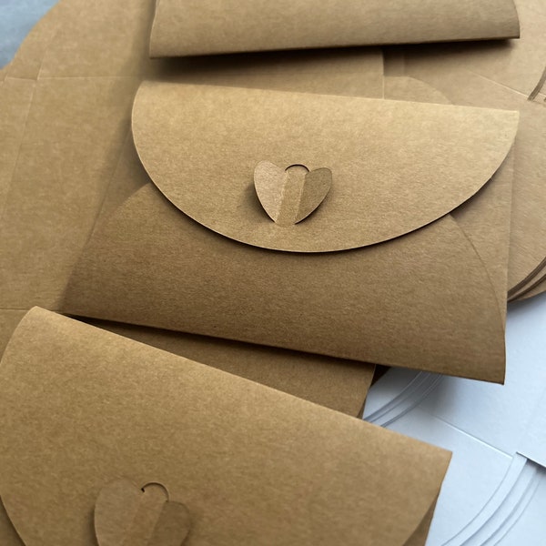 Mini envelopes / self sealing / heart closure