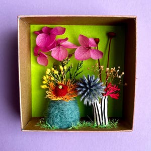 Miniature floral arrangement, unique piece / Dried flowers, felted wool, feathers