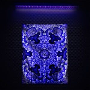 UV / BLACKLIGHT Active TAPESTRY - Main Frame by Jan Kruse