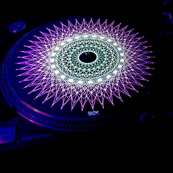 Paar 12" UV / Schwarzlicht Aktiv Turntable Slipmat PAAR - Glowtronics Sacred Spikes