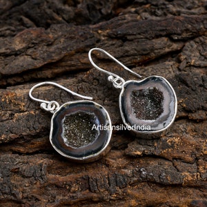 Boucle d'oreille druzy géode noire, boucle d'oreille en agate noire tranche, boucle d'oreille druzy, bijoux en argent sterling 925, boucle d'oreille tendance, bijoux anciens.