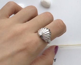 STERLING SILVER ADJUSTABLE RING;  COLORFUL SHELL INLAY. R211-K-SS 