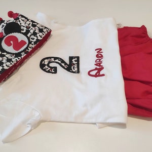 Cumpleaños Mickey. Corona,  braguita y camiseta personalizada Mickey.