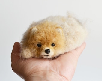 Needle felted pomeranian custom dog figurine, miniature animal sculpture, soft sculpture animals, realistic pomeranian dog figure, memorial