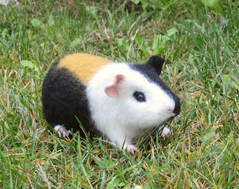 Needle felted guinea pig, guinea pig figurine, guinea pig replica, memorial pet portrait, custom felt animals, guinea pig lovers gift