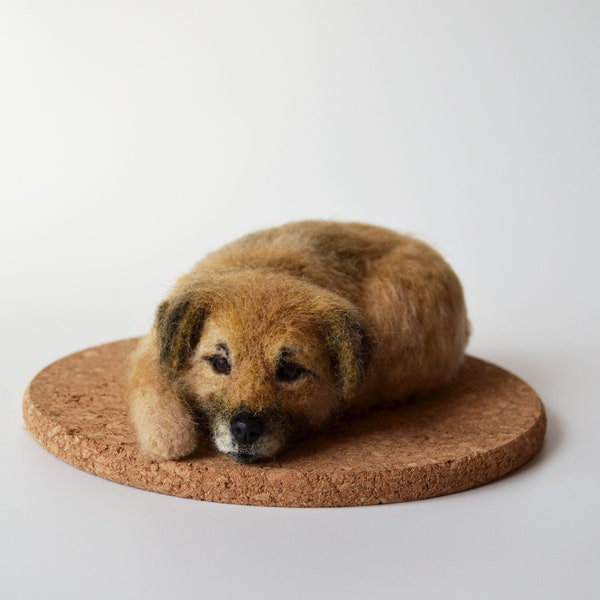 Nedle felted dog in a curled up position, any breed any mix of breed, personalized gifts dog owner, custom pet figurine, dog miniature, gift