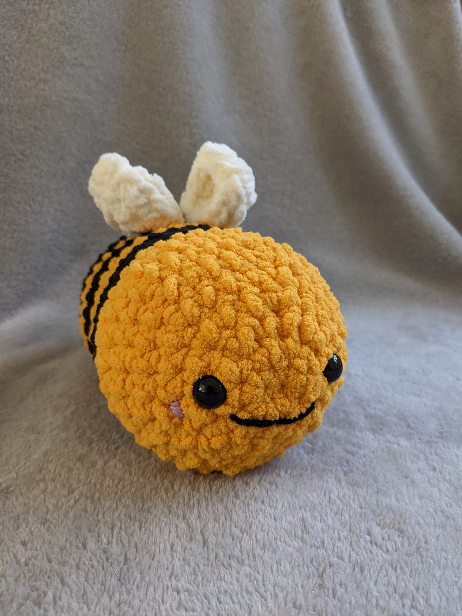 Chunky bee crochet Amigurumi plushie | Etsy