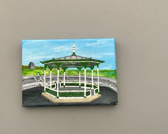 Pintura del quiosco de música de Swanage, arte costero de Dorset, acrílico original de 12,7 x 18,8 cm