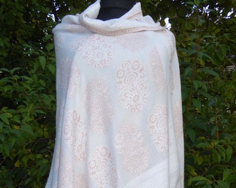 Echarpe en laine blanc crème-rosé aux motifs orientaux, écharpe indienne en laine finement tissée blanc crème-rosé