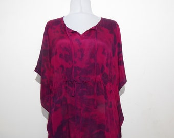 Caftan en soie batik fuchsia-bleu foncé, caftan teint à la main en soie crêpe XXL fuchsia avec bleu foncé, caftan en soie vintage batik fuchsia