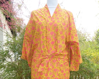 Morgenmantel aus reiner Baumwolle gelbgold mit pink, schöner Hausmantel aus indischer Baumwolle, Kimono in zwei Grössen