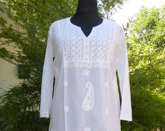 Witte katoenen tuniek 'Jyoti' II met de hand geborduurd, Indiase tuniek met chikan borduurwerk in XS, M en XXXXL