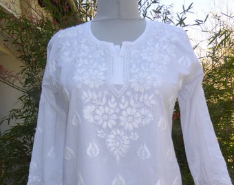 Tunique en coton blanche brodée à la main, tunique courte blanche 'Lalita' en coton brodé à la main
