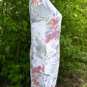 Sommerkleid aus weißem Leinen mit Blumenprint, Leinenkleid weiß mit floralen Mustern, Sommerkleid Leinen M bis XXXL zdjęcie 3