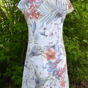 Sommerkleid aus weißem Leinen mit Blumenprint, Leinenkleid weiß mit floralen Mustern, Sommerkleid Leinen M bis XXXL zdjęcie 5