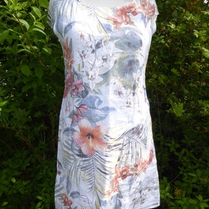 Sommerkleid aus weißem Leinen mit Blumenprint, Leinenkleid weiß mit floralen Mustern, Sommerkleid Leinen M bis XXXL zdjęcie 7