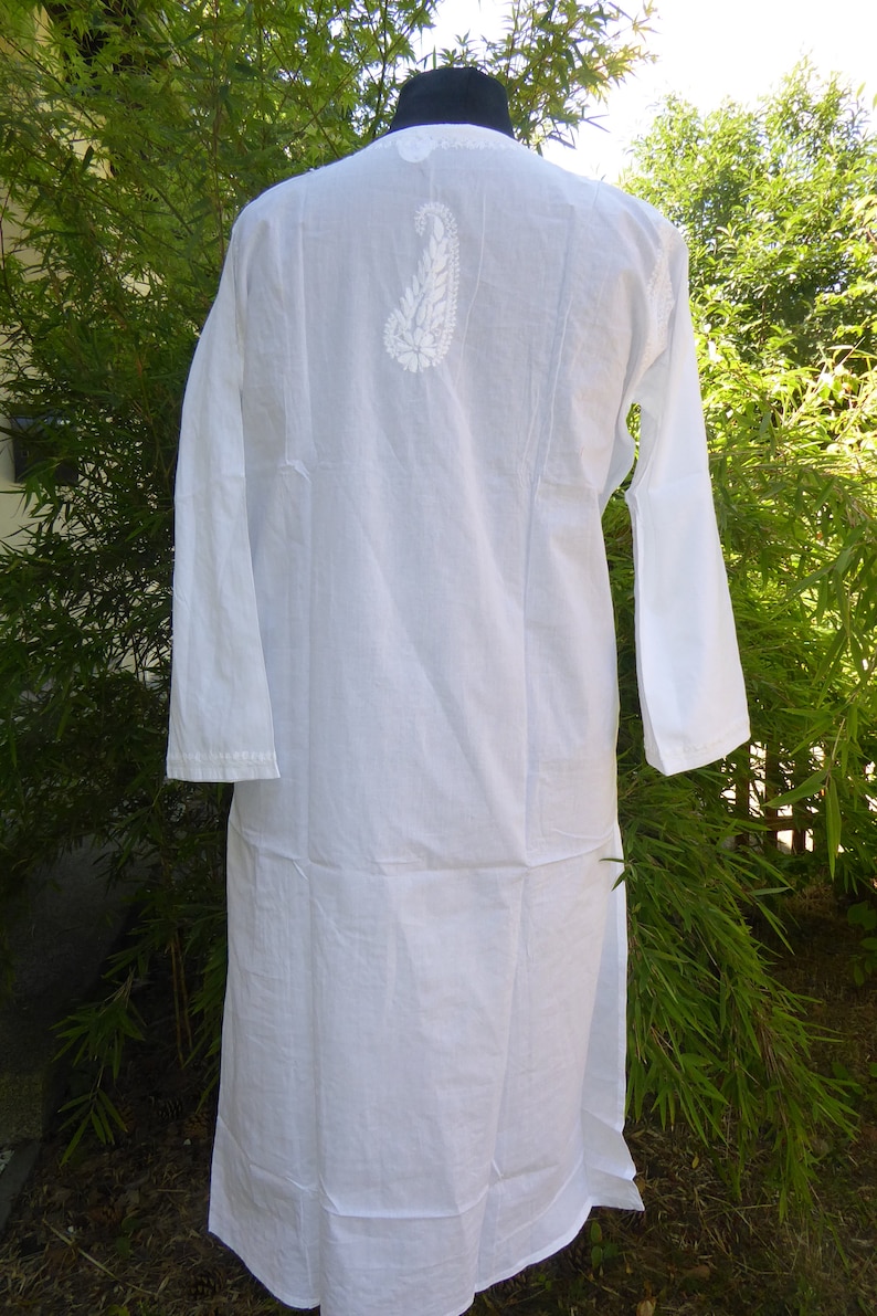 Tunique en coton blanc 'Jyoti' II brodée main, tunique indienne avec broderie chikan en XS, M et XXXXL image 4