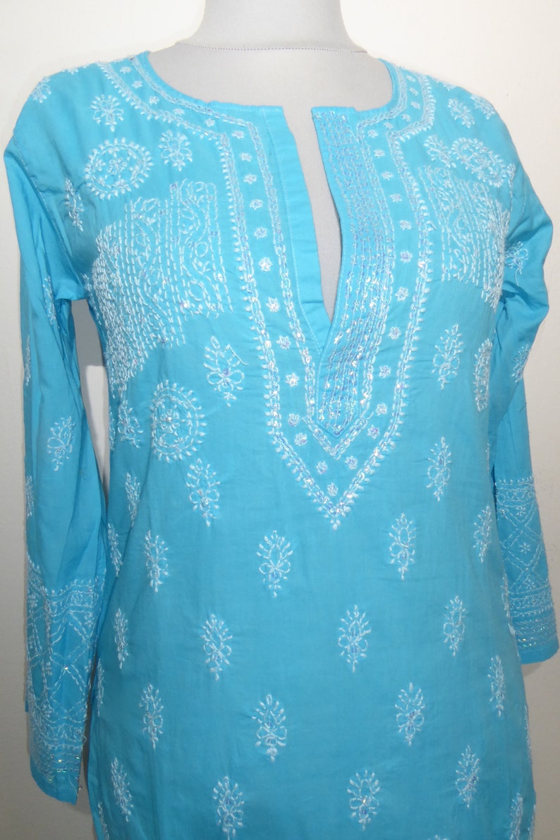 Cotton tunic 'Sushila' hand-embroidered turquoise, tunic made of hand-embroidered pure cotton, tunic with sequin embroidery open neck image 3