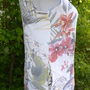 Sommerkleid aus weißem Leinen mit Blumenprint, Leinenkleid weiß mit floralen Mustern, Sommerkleid Leinen M bis XXXL zdjęcie 4