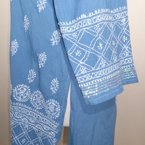Tunique en coton 'Sushila' bleu brodé à la main, tunique en pur coton brodé à la main, tunique avec broderie de paillettes image 8