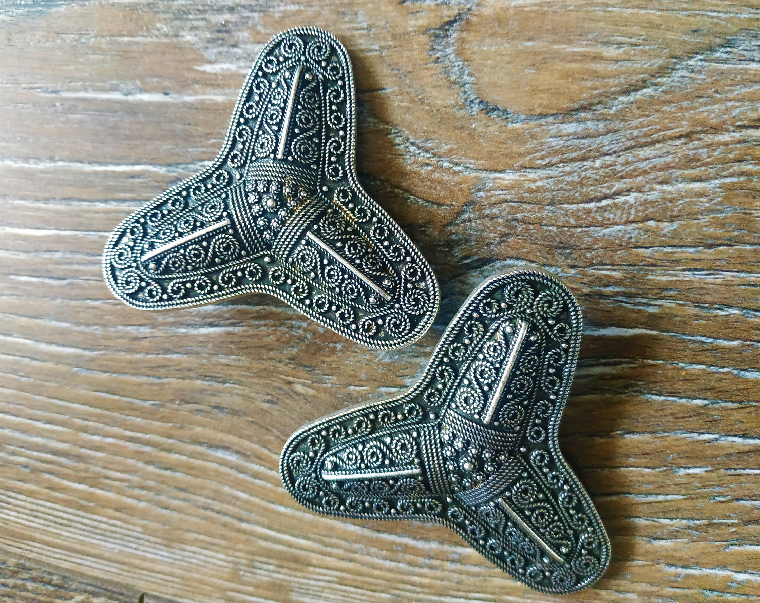 Pair Zinc Alloy Fibula Viking Trefoil Brooch India