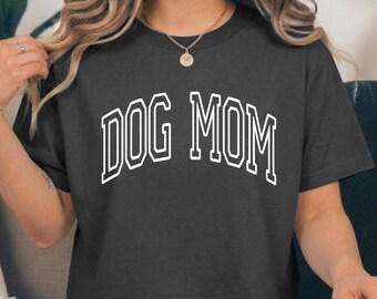Dog Mom Graphic Tee: Comfort Colors - Pepper, Boxy Fit