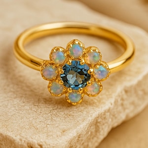Blauer Topas Feueropal Blumenring 18K Gelbgold Verlobungsring Natur inspiriert Art Deco Ring handgemachter Frauen Schmuck Geburtstagsgeschenk für sie