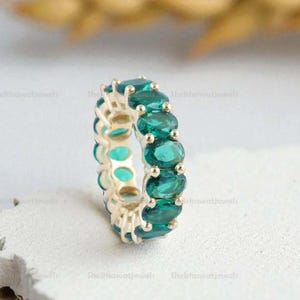 14k Solid Gold Emerald Wedding Ring, Curved Wedding Band for Women, Emerald Stacking Ring, Thin Contour Ring, Simple Ring Enhancer 18k Gold