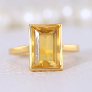 Yellow Citrine Ring, Bezel Set Citrine Gemstone Ring, 18K Solid Gold Wedding Ring, Handmade Minimalist Ring, Personalized Gift, Promise Ring