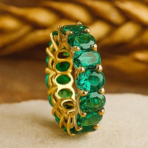 14k Solid Gold Emerald Wedding Ring, Curved Wedding Band for Women, Emerald Stacking Ring, Thin Contour Ring, Simple Ring Enhancer 18k Gold
