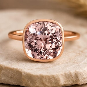 Anillo de morganita de Madagascar rosa impecable para mujer, solitario de talla cojín, engastado en bisel, joyería vintage, regalo de Navidad personalizado para esposa.