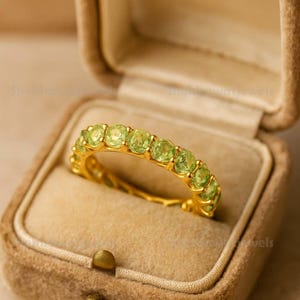 14k Gelbgold antiker viktorianischer Peridot minimalistischer Verlobungsring, Zarte & kleine Peridot Versprechensring für sie, Jubiläumsgeschenk Ring