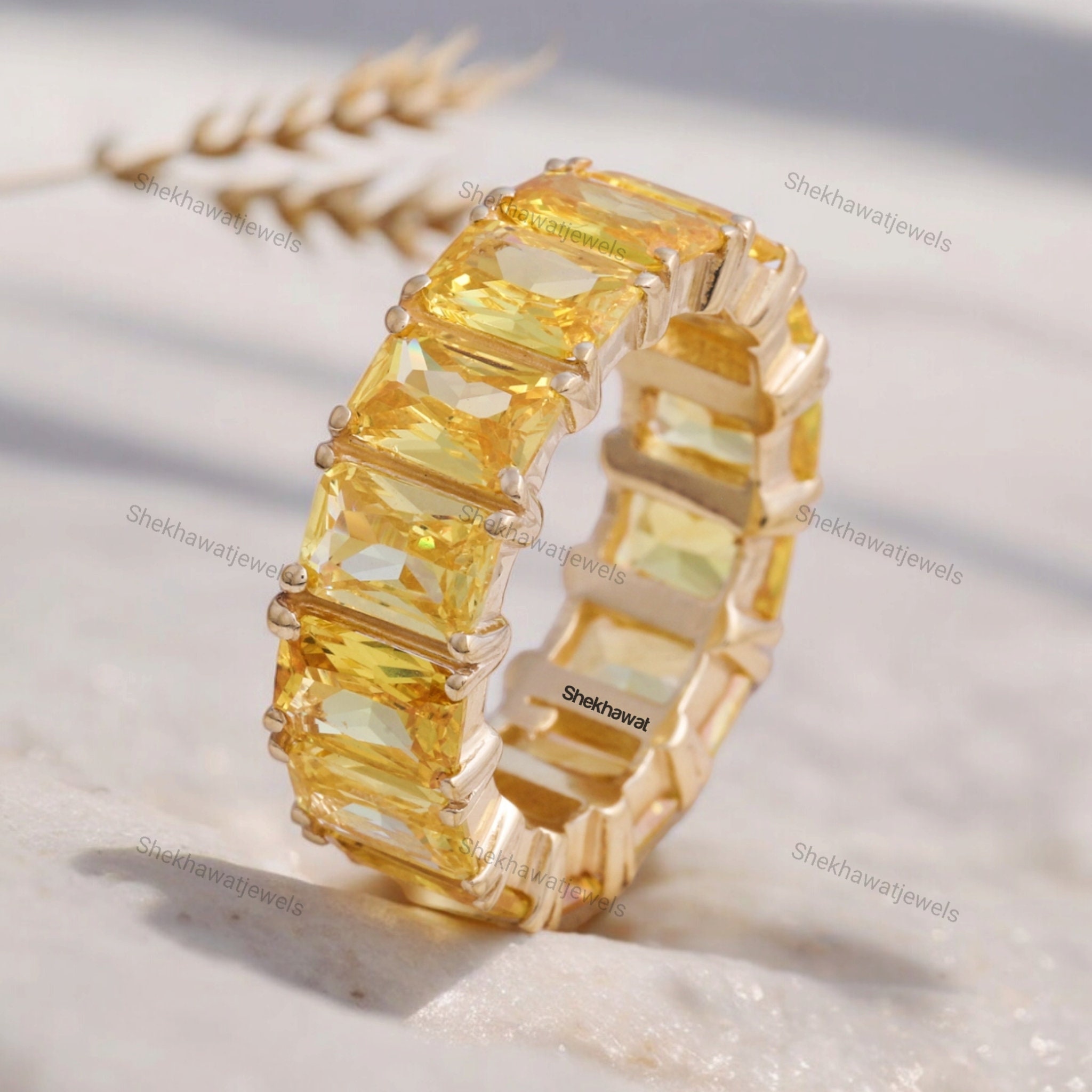 Vintage citrine wedding band - Etsy 日本
