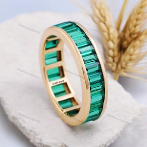 Baguette Emerald Eternity Wedding Band 14K Yellown Gold Band Women's Fine Jewelry May Birthstone Chanel Set Bridal Set Band Customized Gems