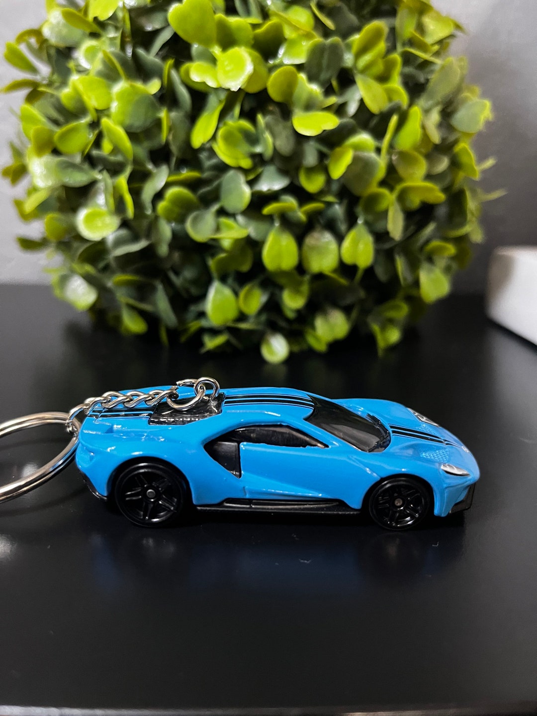 2017 Ford GT Supercar Keycchain - Etsy