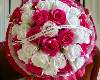 Luxuriöses Seifenrosen Bouquet „Blooming Dreams“ zum Valentinstag, Hochzeit und anderen Anlässen