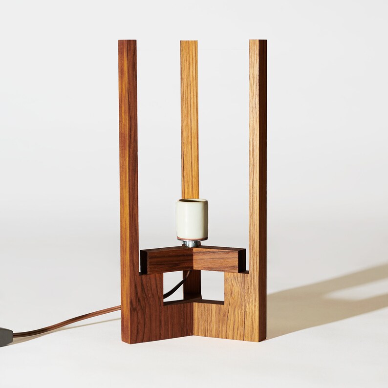 Teak Mid Century Wood Lamp with Japanese lamp shade Danish Modern Lamp, Table Lamp, Teak Lamp imagem 9