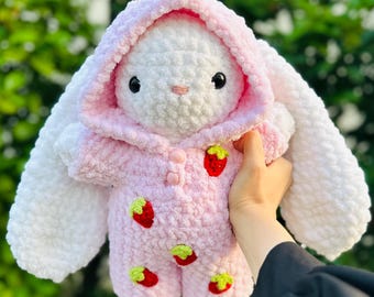 Padrão de Crochê para Macacão de Coelho, Padrão de Crochê para Macacão de Coelho de Pelúcia 4 em 1, Padrão de Crochê para Macacão de Coelho com Nuvens, Margaridas e Morangos