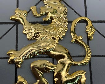 Colgante vintage de león escocés de latón chapado en oro (4,1 cm x 3,2 cm)