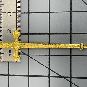 Gold Plated Brass Sword Charms (Style A or B) – Vintage JAF Stock zdjęcie 10